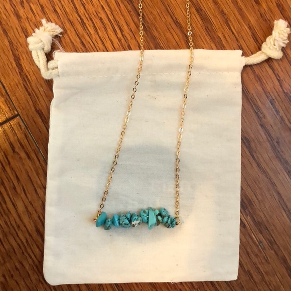 BLUE TURQUOISE CRYSTAL NECKLACE ✨ - Picture 1 of 3